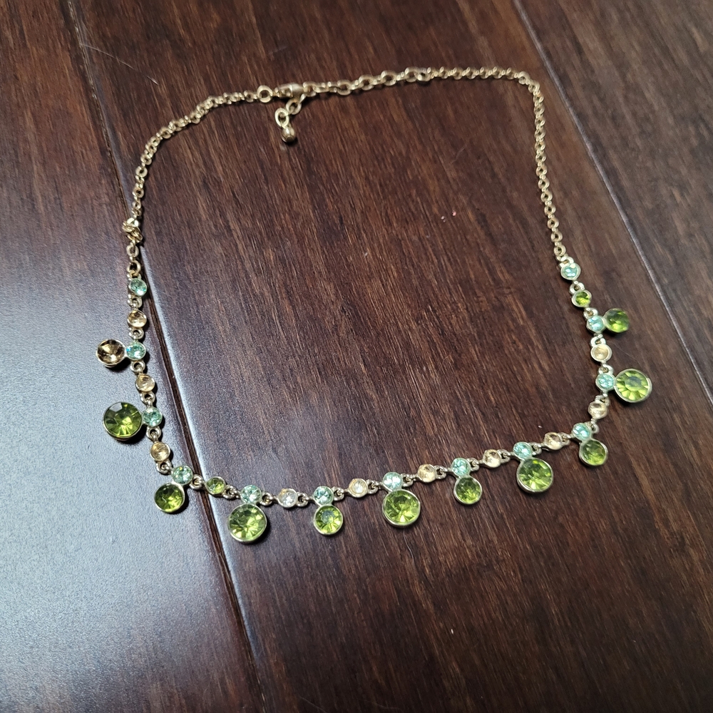 Elegant Gold and Green Necklace